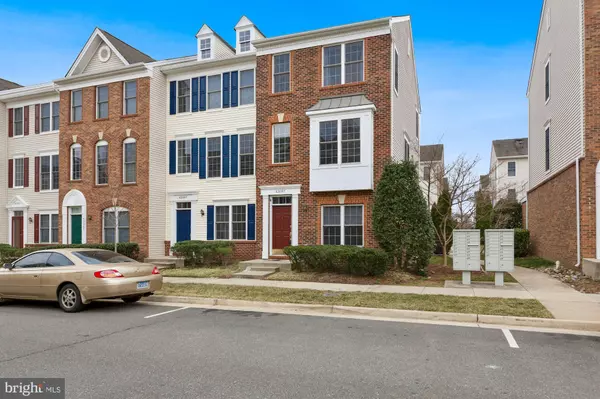 42805 SYKES TER, Chantilly, VA 20152