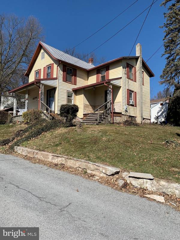 27 PEAR ST, Mohnton, PA 19540