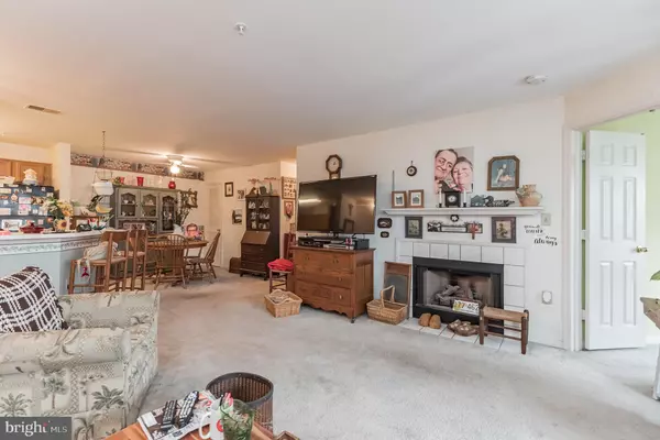 Laurel, MD 20724,3559 FLOATING LEAF LN #E204