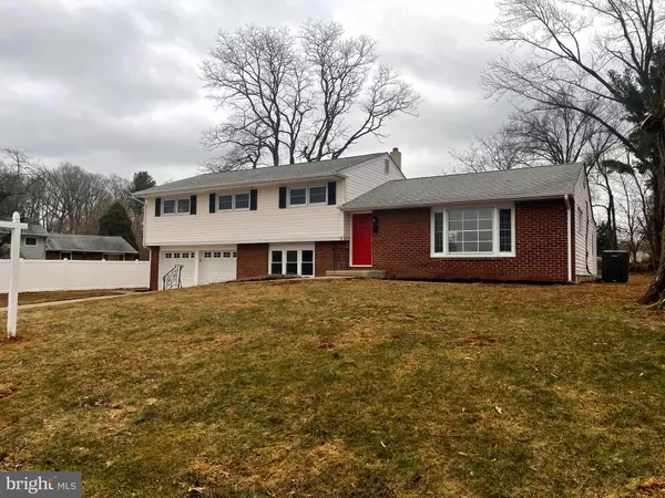 Yardley, PA 19067,3 PATRICK LN