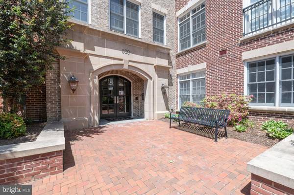 600 SECOND ST #203, Alexandria, VA 22314