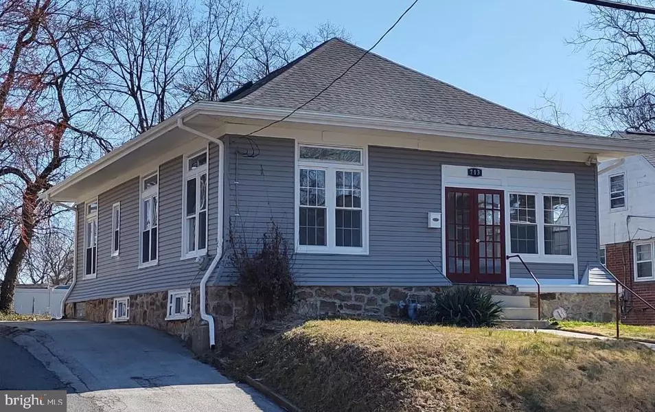 713 CLIFTON AVE, Collingdale, PA 19023