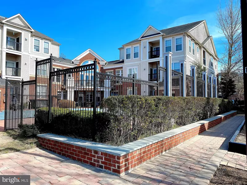 11307 ARISTOTLE DR #2-301, Fairfax, VA 22030