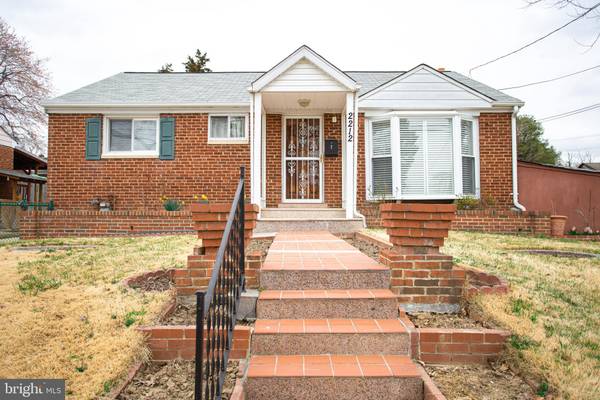 2212 WOODBERRY ST, Hyattsville, MD 20782