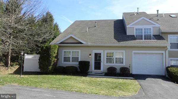 5 COURTYARD DR, Carlisle, PA 17013