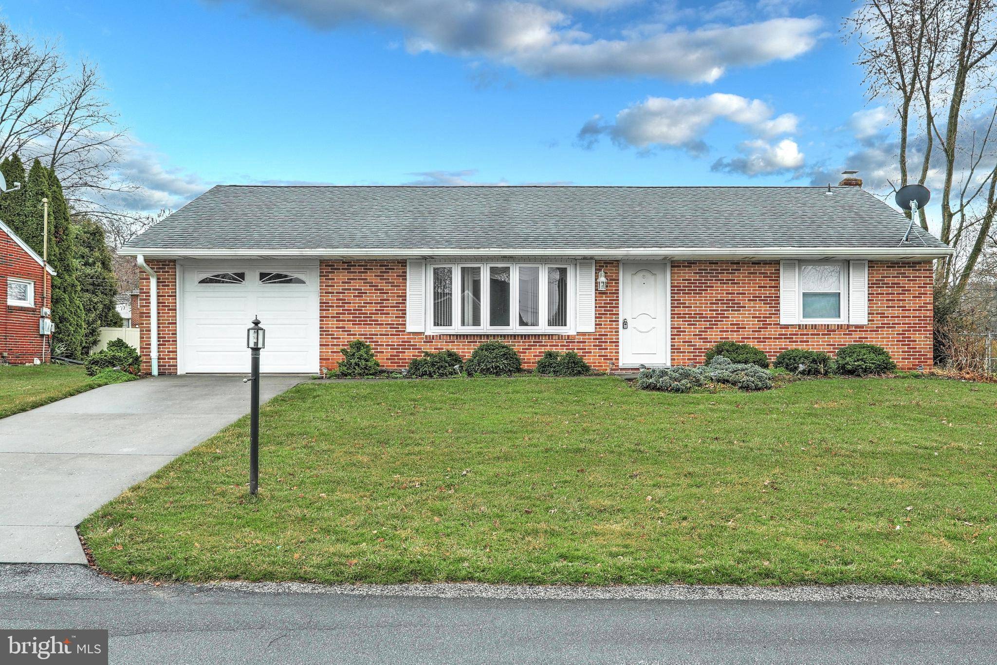 46 WOODWARD DR, York, PA 17406