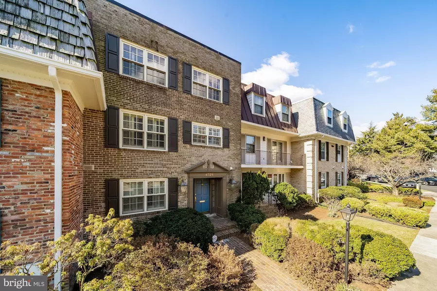 4728 OLD DOMINION DR, Arlington, VA 22207