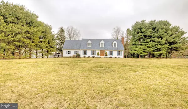 Pilesgrove, NJ 08098,8 WICK DR