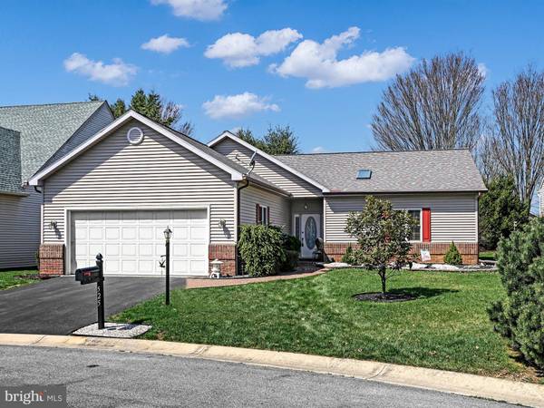 525 WATERSIDE CIR, Lebanon, PA 17042