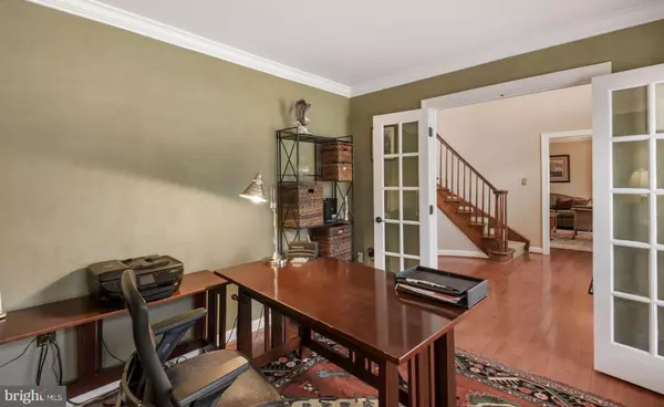 Alexandria, VA 22309,9101 PEARTREE LNDG