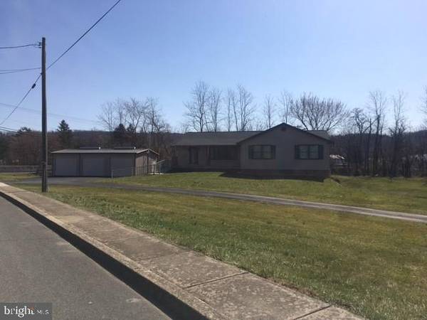 19 WILSON ST, Paw Paw, WV 25434