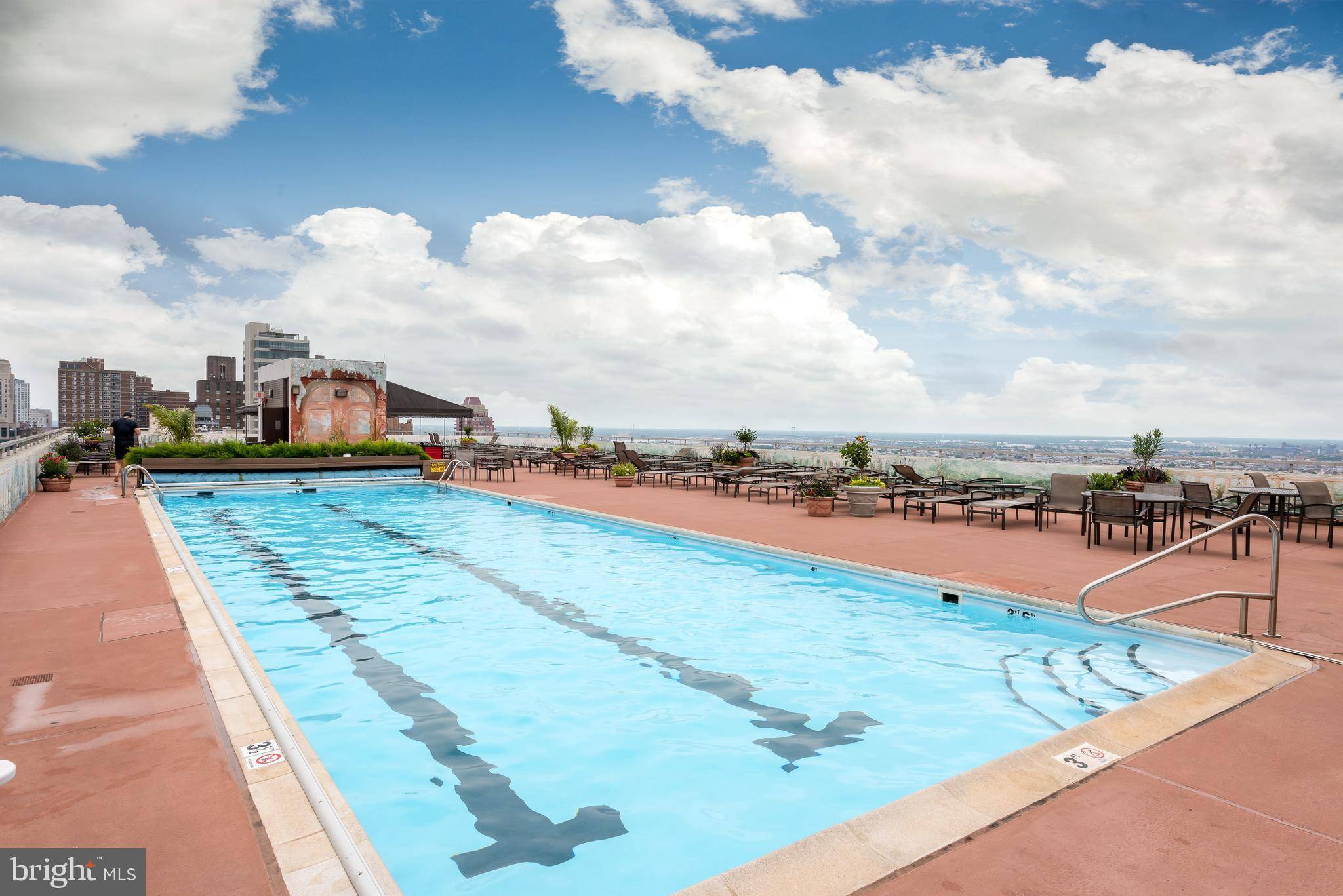 Philadelphia, PA 19103,224-30 W RITTENHOUSE SQ #1817