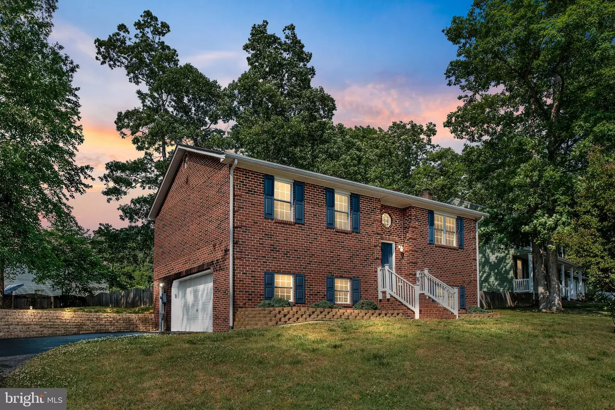 Fredericksburg, VA 22405,4 CREEKWOOD LN