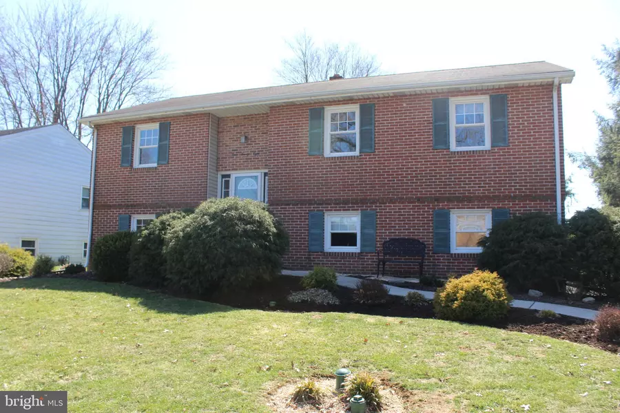 328 LONGMEADOW RD, Lancaster, PA 17601