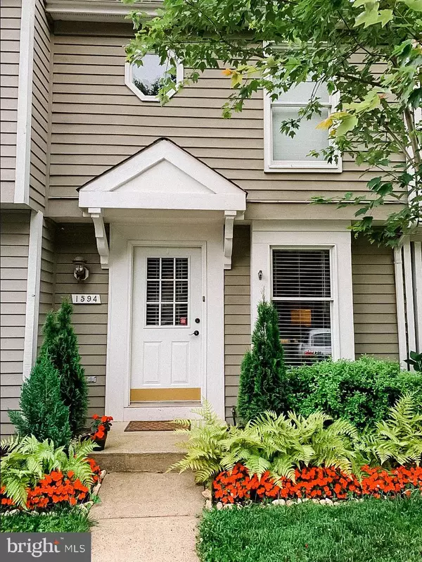 1594 POPLAR GROVE DR, Reston, VA 20194