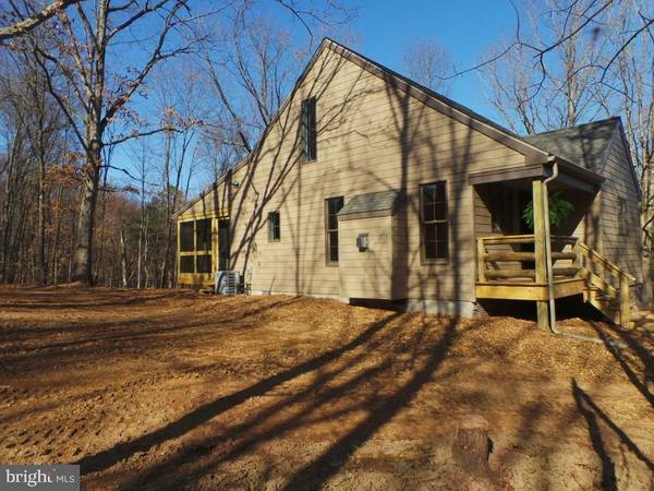 1735 HOLLY HILL LANE, Berkeley Springs, WV 25411