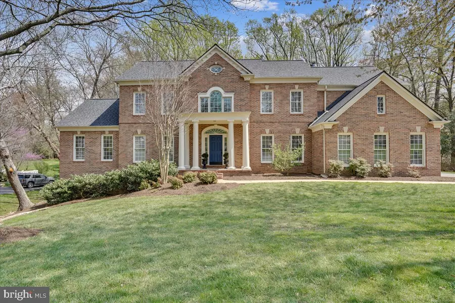 3107 SADDLE CREST LN, Oakton, VA 22124