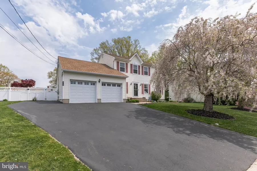 27 W CONSTITUTION DR, Bordentown, NJ 08505