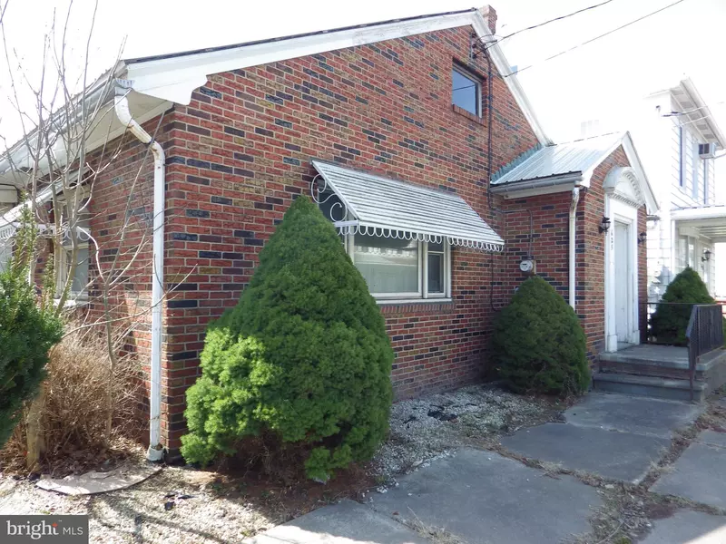 625 E MAIN ST, Hegins, PA 17938