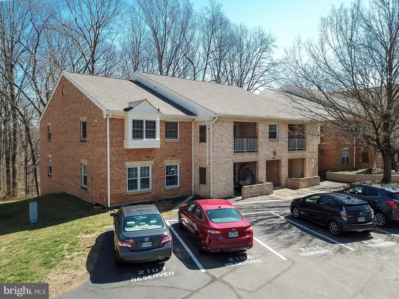 5821 COVE LANDING RD #101, Burke, VA 22015