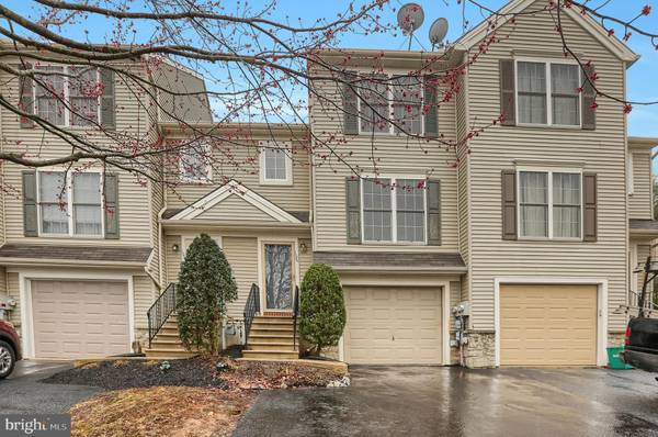 108 BANYAN CIRCLE DR, Lancaster, PA 17603