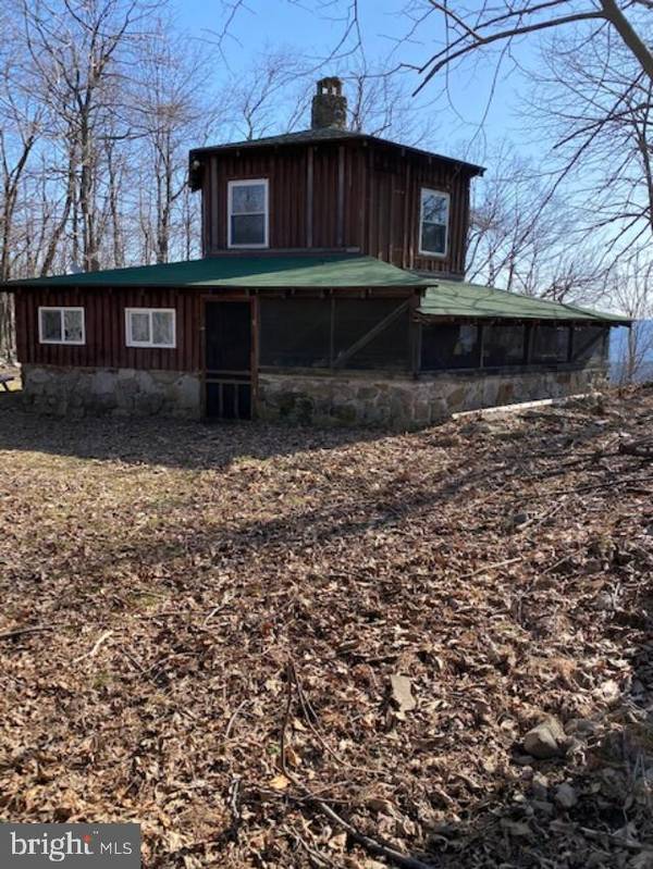 1700 TOWER ROAD, Slanesville, WV 25444