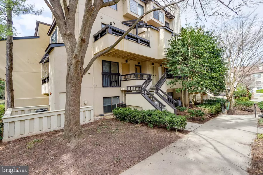 9737 HELLINGLY PL #30, Gaithersburg, MD 20886