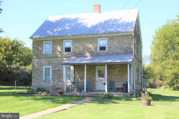 7 STOUCHSBURG RD, Newmanstown, PA 17073