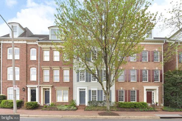 1104 DUKE ST, Alexandria, VA 22314