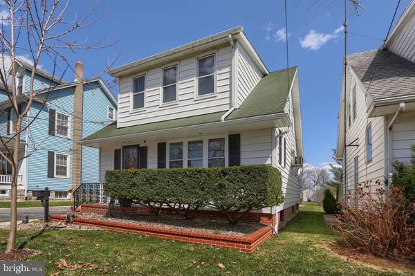 10 S BROAD ST, Myerstown, PA 17067