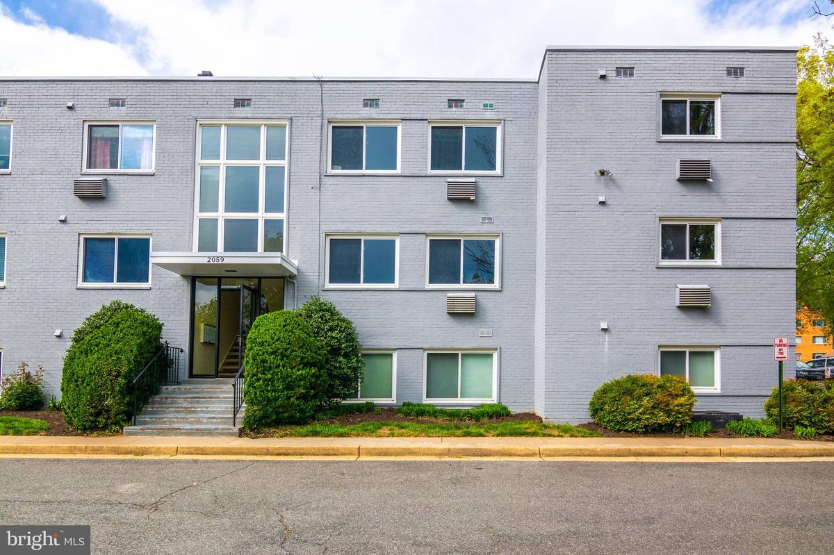 Arlington, VA 22207,2059 N WOODSTOCK ST #205