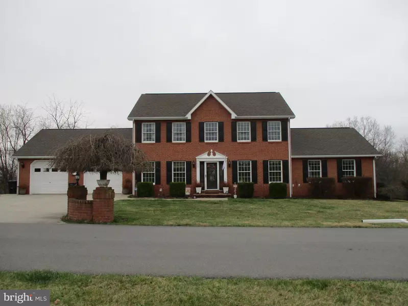 202 ROBINS, Falling Waters, WV 25419