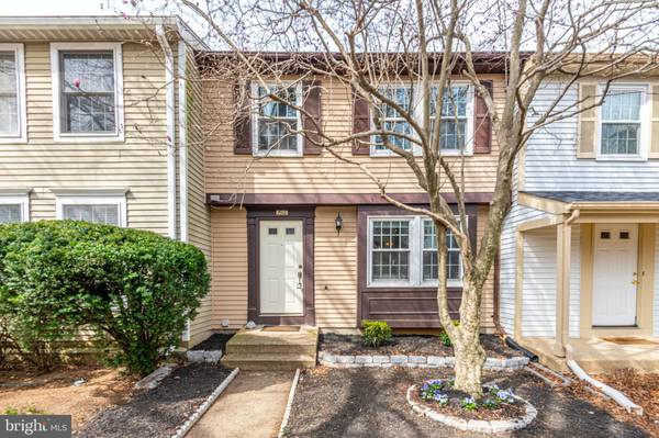 2918 BRIDGEHAMPTON CT, Falls Church, VA 22042