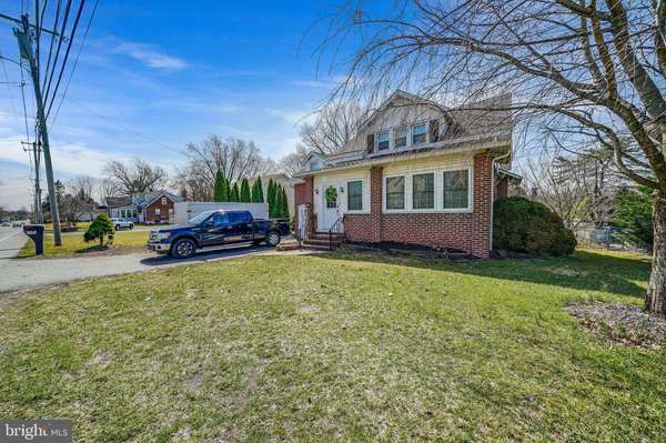 3146 NAAMANS CREEK RD, Upper Chichester, PA 19061