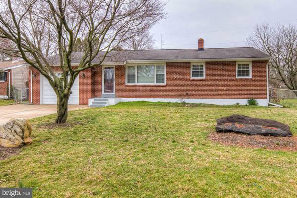 1 SPRING LAKE DR, Newark, DE 19711