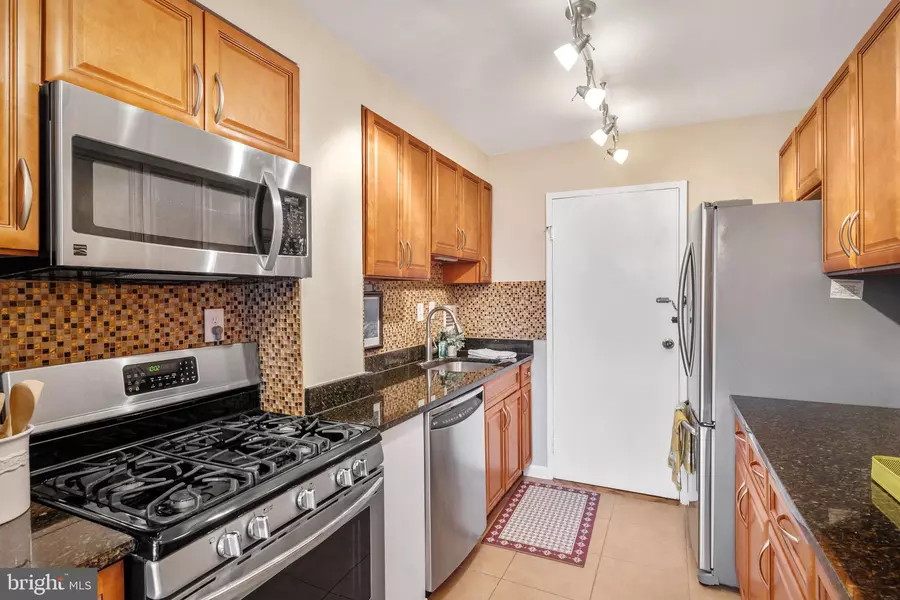 6621 WAKEFIELD DR #216, Alexandria, VA 22307