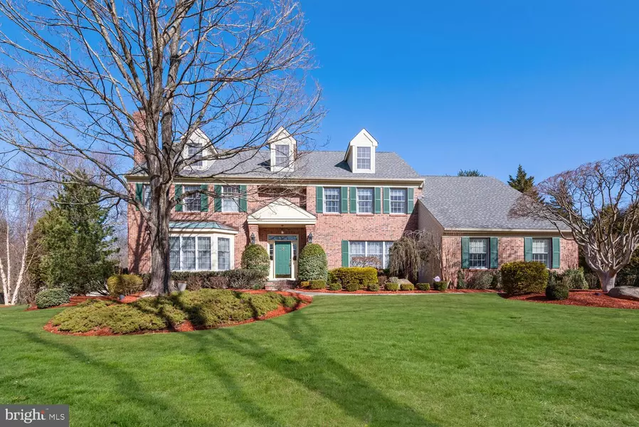 10 DEAN CT, Princeton Junction, NJ 08550