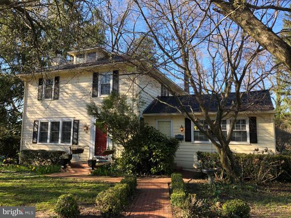 39 FRONT ST, Mount Holly, NJ 08060