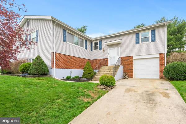 5 PINYON PINE CIR, Wilmington, DE 19808