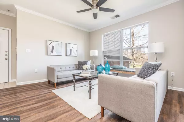 Fairfax, VA 22030,4401 WEATHERINGTON LN #203