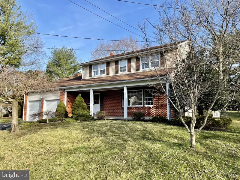 211 BRIAR LN, Newark, DE 19711