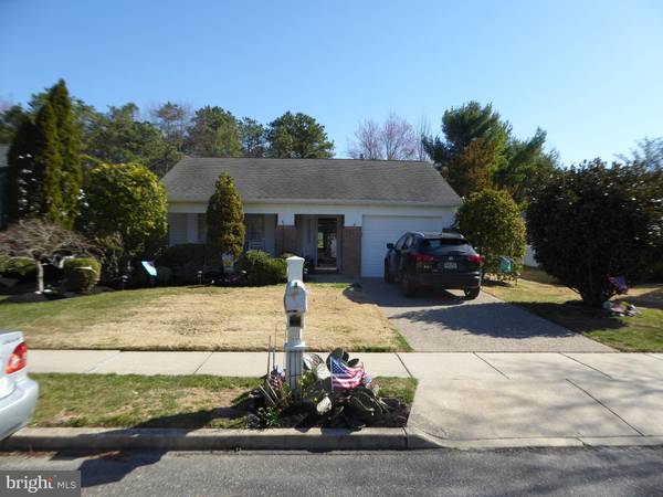 885 N WESTMINSTER DR, Southampton, NJ 08088