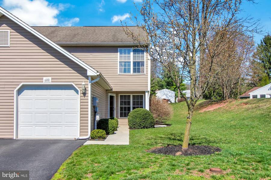 600 BLUEBILL DR #22F, Etters, PA 17319