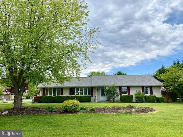 3595 EAGLE DR, Chambersburg, PA 17202