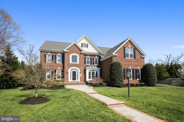 8903 GRIST MILL WOODS CT, Alexandria, VA 22309