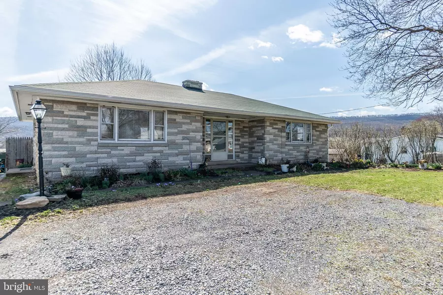 3123 PETERS MOUNTAIN RD, Halifax, PA 17032