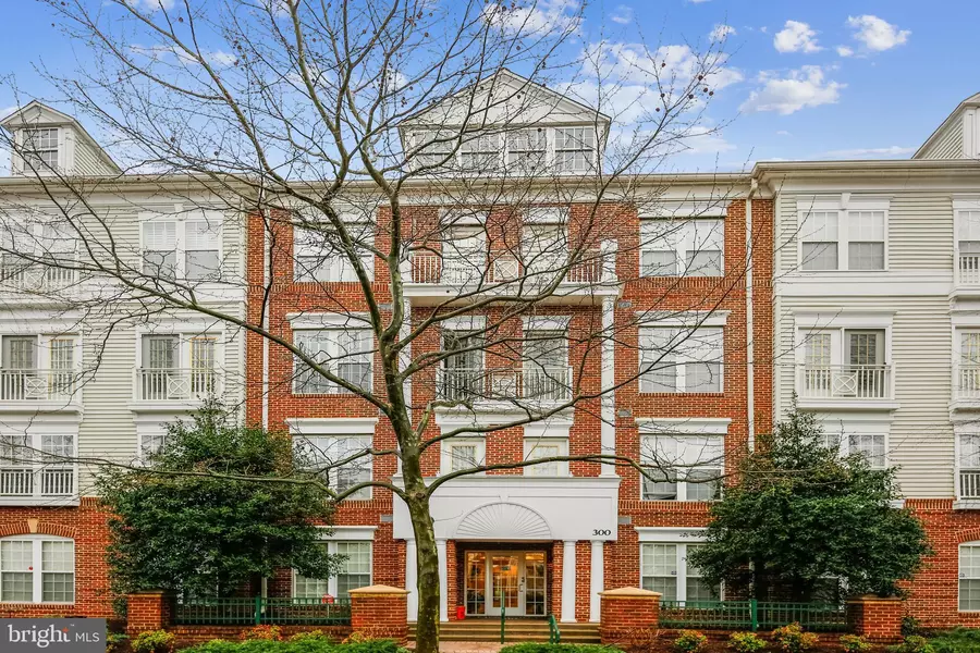 300 KING FARM BLVD #9-303-R, Rockville, MD 20850