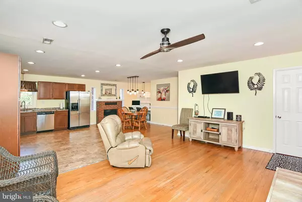 Colonial Beach, VA 22443,80 DARL CIR