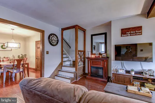 Philadelphia, PA 19128,406 SEVILLE ST