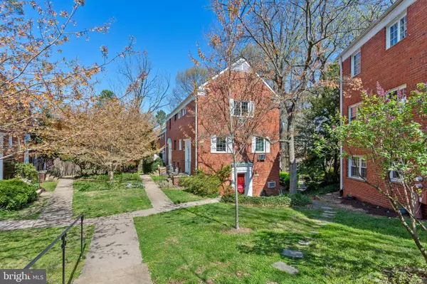 Alexandria, VA 22302,1549 MOUNT EAGLE PL